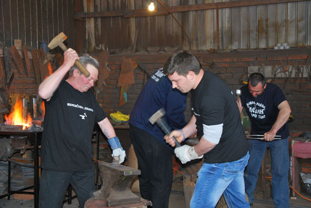 Прекаљени ковачи а витезови у занату
